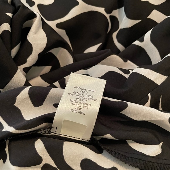 Size 0 Banana Republic Print Black/White Maxi Dress - Picture 3 of 6